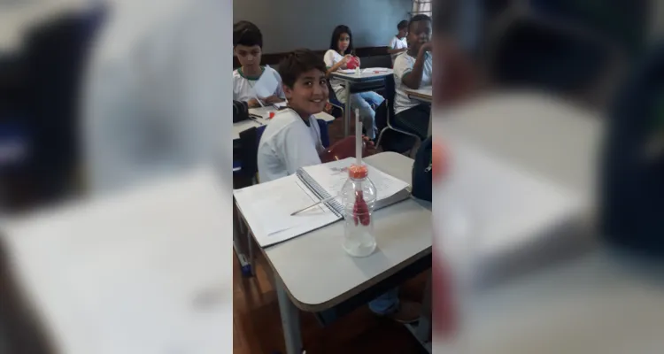 Alunos puderam construir seus próprios 'mini sistemas' em sala de aula