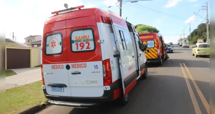Vítima foi socorrida por equipes do Samu e do Corpo de Bombeiros (Siate) e levada até o Hospital Regional de Ponta Grossa