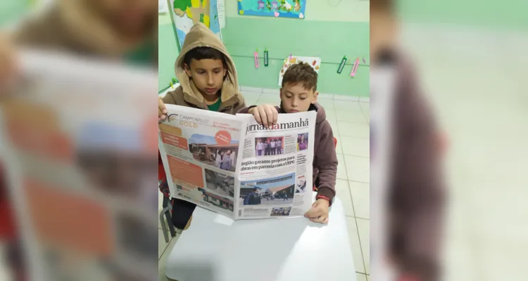 Os alunos se inspiraram na videoaula do projeto Vamos Ler sobre o dia do jornalista e em uma edição do Jornal da Manhã