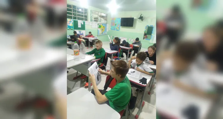 Os alunos se inspiraram na videoaula do projeto Vamos Ler sobre o dia do jornalista e em uma edição do Jornal da Manhã