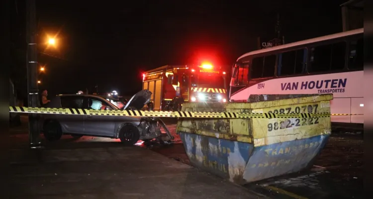 Os veículos bateram de frente na rua Almirante Barroso, região do Núcleo Rio Verde