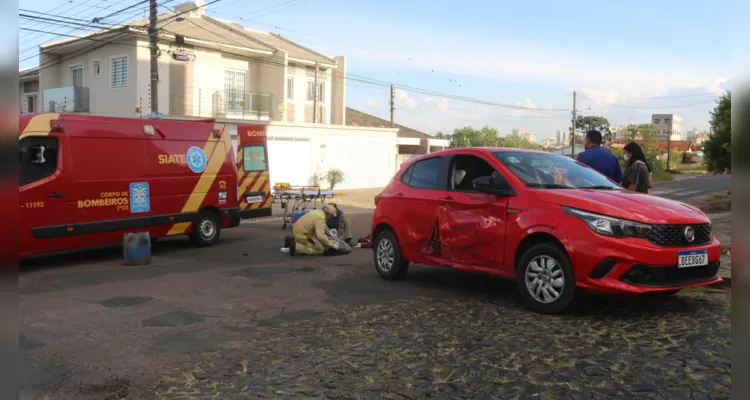 Colisão aconteceu no Jardim Carvalho e motociclista sofreu lesões graves