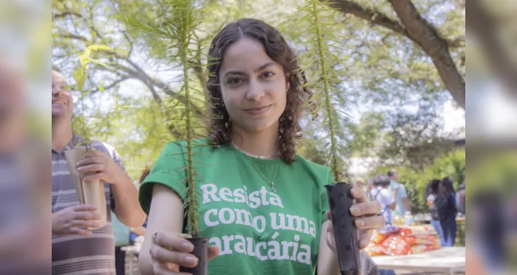 Projeto 'Arboriza Ponta Grossa' doa cinco mil mudas em evento na UEPG