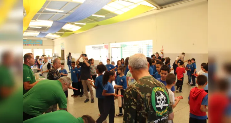 A escola atende crianças das vilas Lagoa Dourada, Londres, Costa Rica 1 e Panamá