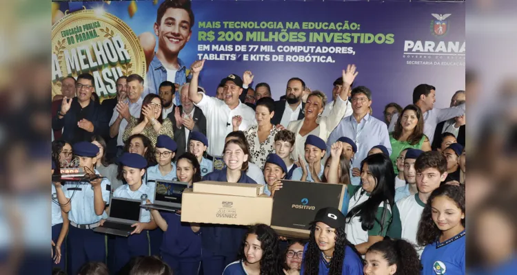 Estado distribui 77 mil novos equipamentos de informática e kits de robótica para escolas. 