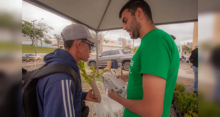 Foram 600 mudas de seis espécies de plantas para o evento, com 100 mudas de cada planta