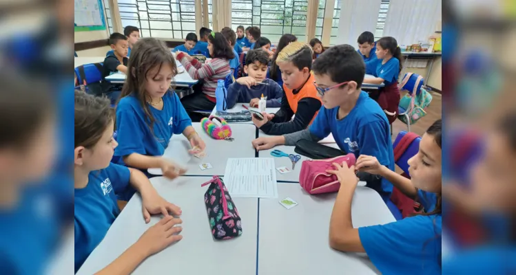 Durante todos os processos os alunos organizaram-se para fotografar e filmar os estudos e a produção das atividades propostas