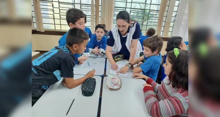 Durante todos os processos os alunos organizaram-se para fotografar e filmar os estudos e a produção das atividades propostas