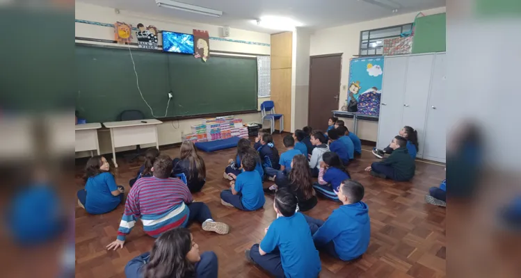 As atividades incluíram a videoaula do projeto Vamos Ler, a observação do planetário disponível na escola e a realização de fotografias diurnas e noturnas do céu feitas pelos estudantes