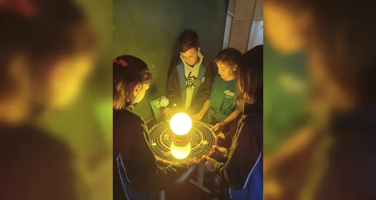 As atividades incluíram a videoaula do projeto Vamos Ler, a observação do planetário disponível na escola e a realização de fotografias diurnas e noturnas do céu feitas pelos estudantes