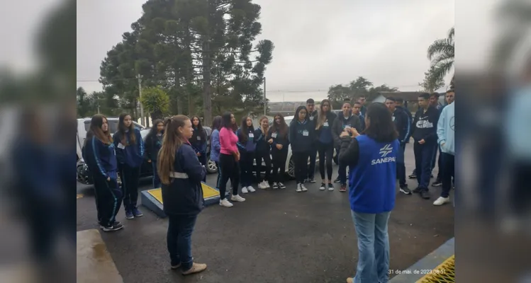 Sanepar inicia agenda do Dia do Meio Ambiente com estudantes de Castro