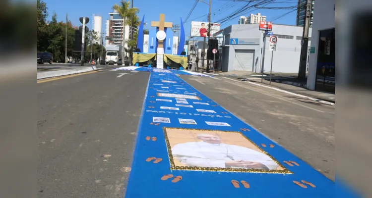 'Corpus Christi' leva fiéis às ruas de Ponta Grossa; veja fotos