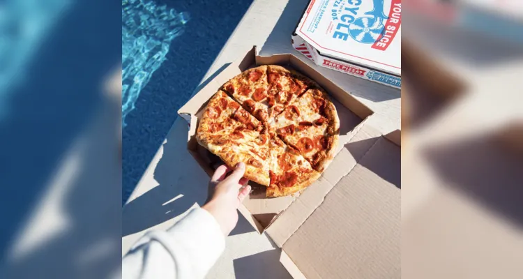 Domino's Pizza traz promoção ‘compre um e leve dois’ em PG