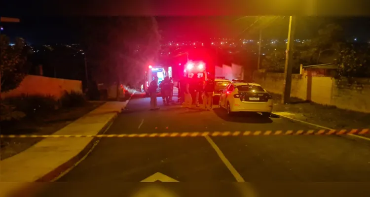 Equipes da Polícia Militar, do Samu e da Polícia Científica foram acionadas.