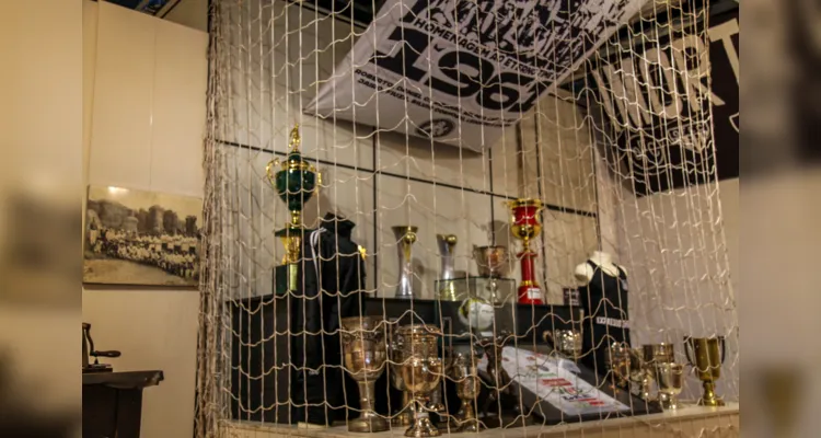 O Operário Ferroviário cedeu troféus para o museu, desde conquistas antigas até os últimos campeonatos vencidos pelo clube
