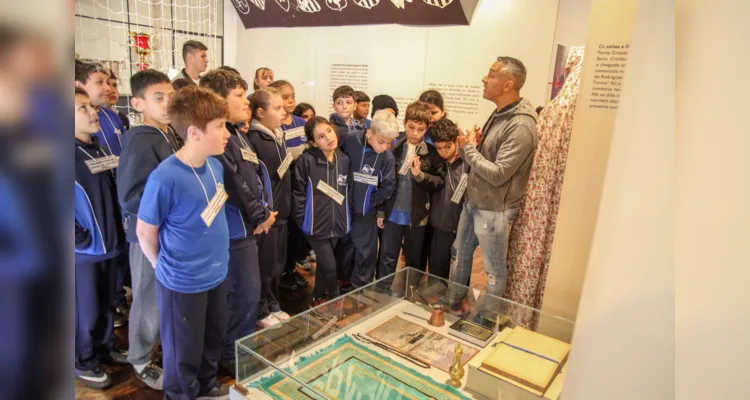 Confira as imagens da visita da turma do quinto ano da Escola Municipal Professora Aldo dos Santos Rebonato 