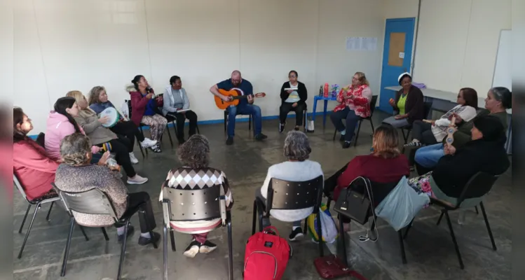 O primeiro equipamento a receber a atividade foi o CRAS Jardim Paraíso e contou com a participação de 15 pessoas idosas