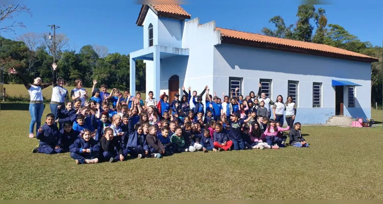 O objetivo da visita foi apresentar símbolos da cultura negra, integrar os estudantes e apresentar a região onde moram alguns dos colegas que estudam na escola