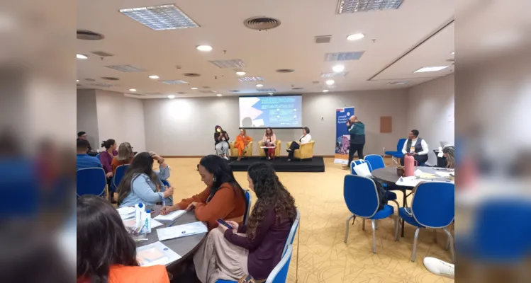 Secretária de Educação apresenta práticas pedagógicas em SP