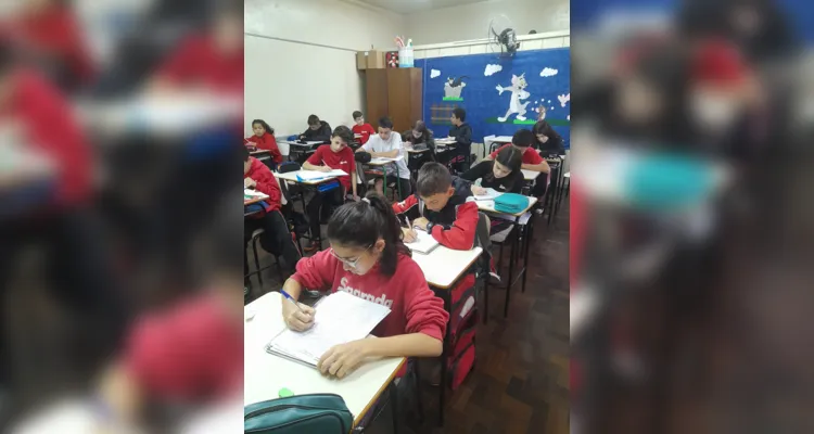 Como parte das atividades, os alunos produzram artigos de opinião e elaboraram cartazes sobre o tema
