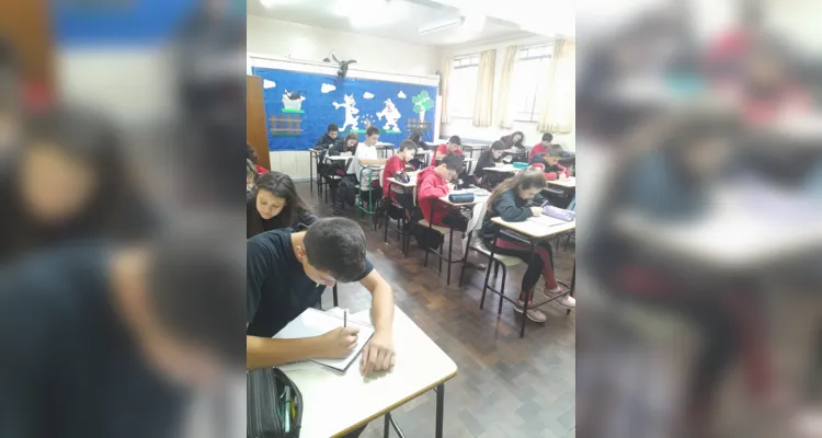 Como parte das atividades, os alunos produzram artigos de opinião e elaboraram cartazes sobre o tema