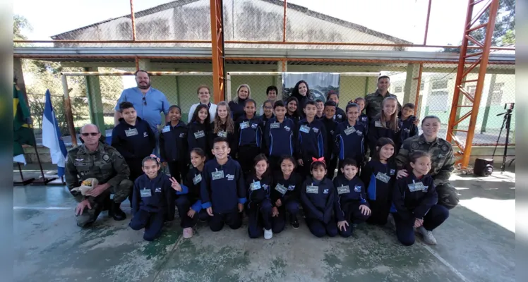 Como atividade inicial, os alunos participaram de uma palestra com o médico veterinário Robson Klimionte