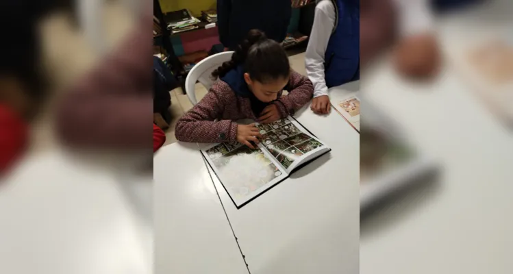 Trabalho foi dividido nos espaços da biblioteca e da sala de aula