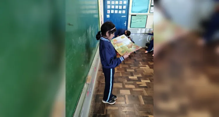 Trabalho foi dividido nos espaços da biblioteca e da sala de aula