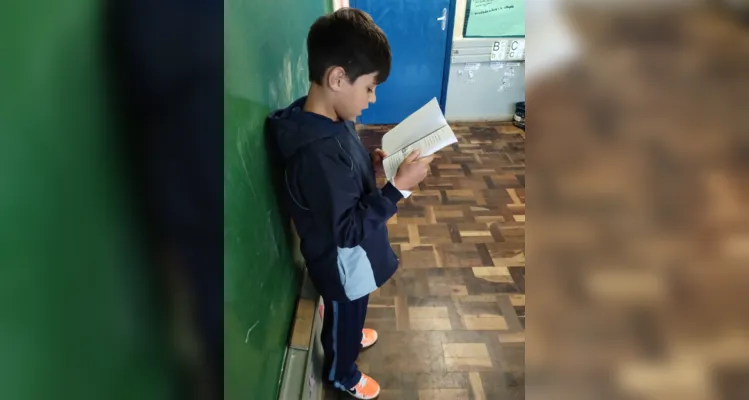 Trabalho foi dividido nos espaços da biblioteca e da sala de aula