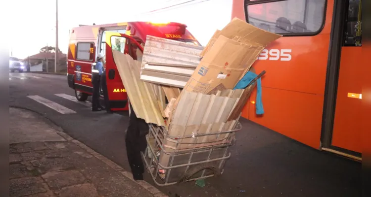 Acidente aconteceu na esquina das ruas Domingos Ferreira Pinto e Jaguapitã