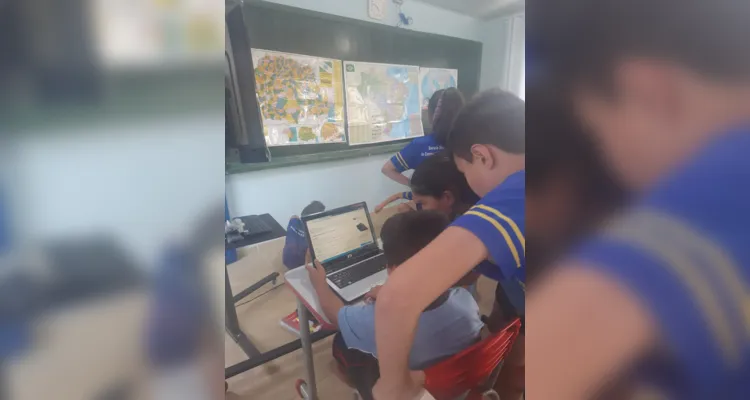 Os alunos fizeram pesquisas e elaboraram mapas mentais sobre os climas e biomas das regiões brasileiras