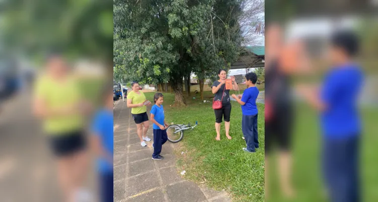 Como complemento as atividades desenvolvidas em sala, os alunos realizaram uma panfletagem na saída da aula