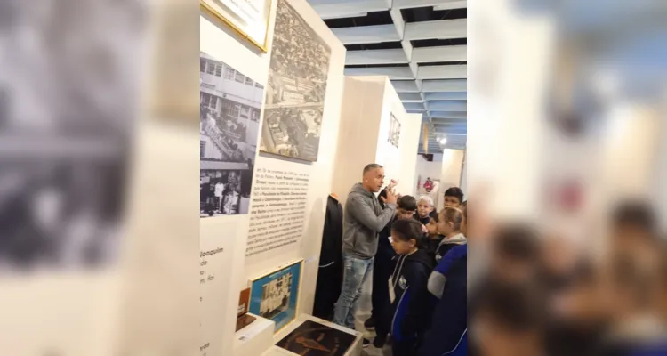 A exposição possibilitou aos estudantes conhecer os mais variados aspectos da formção e da história de Ponta Grossa