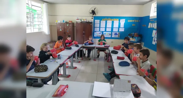 A dinâmica teve o intuito de desenvolver nos alunos o respeito às diferenças e o conceito de igualdade 