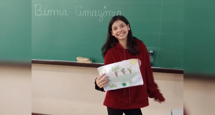 Os alunos assistiram ao conteúdo produzido pelo projeto Vamos Ler e realizaram ilustrações com aquilo que mais lhes chamou a atenção sobre o bioma 