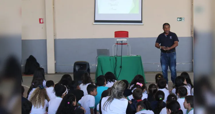 Debates importantes foram colocados juntos aos educandos