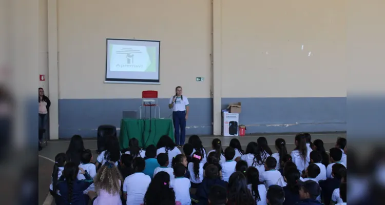 Debates importantes foram colocados juntos aos educandos