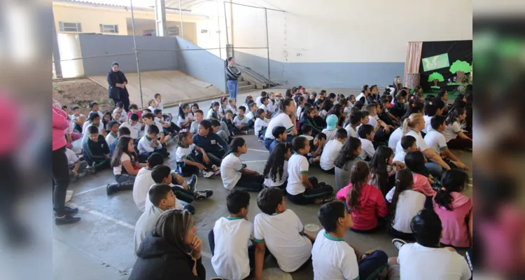 Debates importantes foram colocados juntos aos educandos
