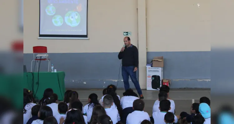 Debates importantes foram colocados juntos aos educandos