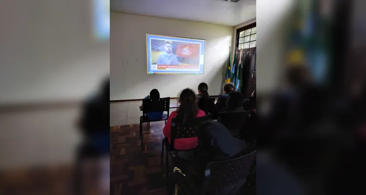 Os alunos assistiram as videoaulas e realizaram atividades para fixação do conteúdo