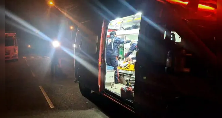 Após a ação criminosa, o adolescente se deslocou até uma residências nas imediações, onde foram acionados o Corpo de Bombeiros (Siate) e o Samu