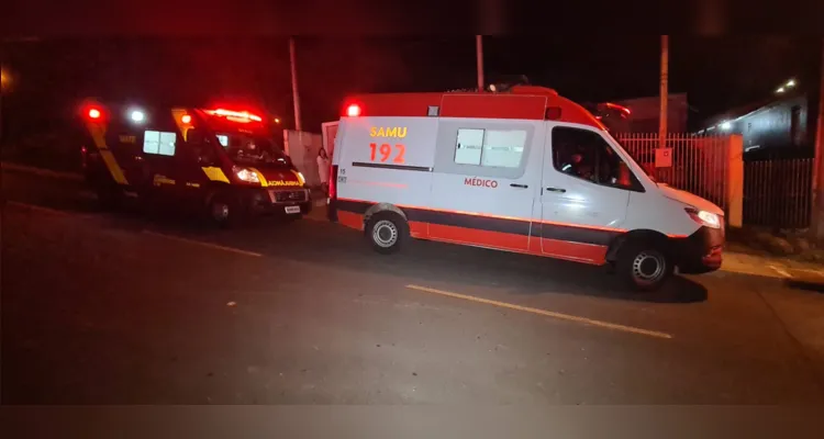 Após a ação criminosa, o adolescente se deslocou até uma residências nas imediações, onde foram acionados o Corpo de Bombeiros (Siate) e o Samu