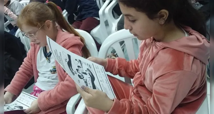 Momentos em casa, na sala de aula e na palestra fomentaram reflexão dos educandos acerca da temática