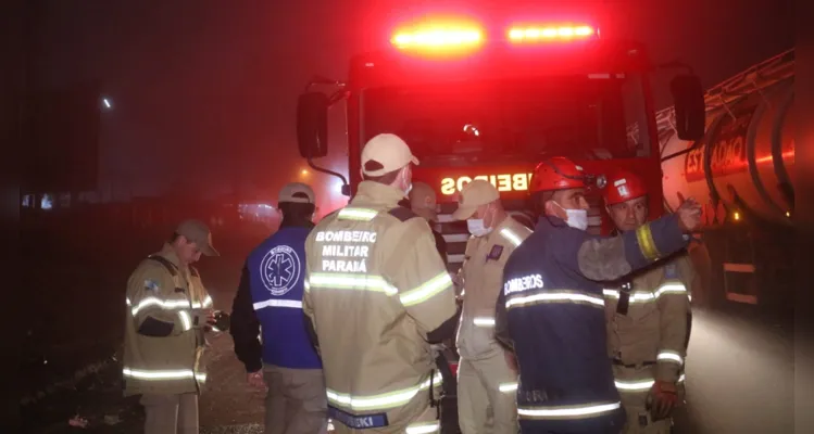 condutor do Hyundai faleceu no local e estava encarcerado no veículo. Membros do Corpo de Bombeiros (Siate) e do Samu estiveram no local