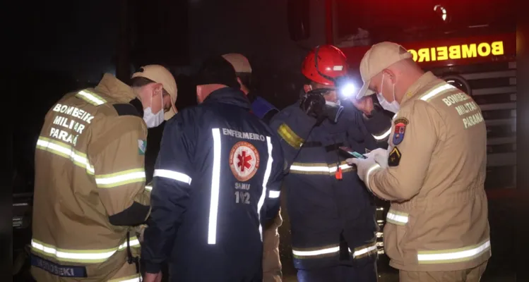 condutor do Hyundai faleceu no local e estava encarcerado no veículo. Membros do Corpo de Bombeiros (Siate) e do Samu estiveram no local