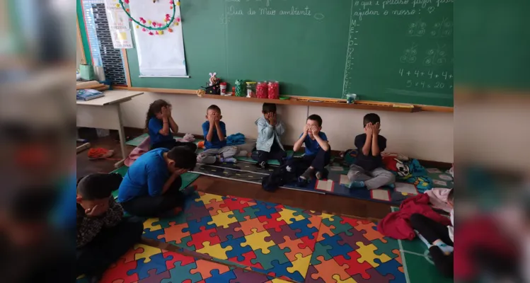 As atividades tem como objetivo tornar a convivência dos alunos mais pacífica e melhorar o desempenho dos estudantes nos momentos em sala de aula