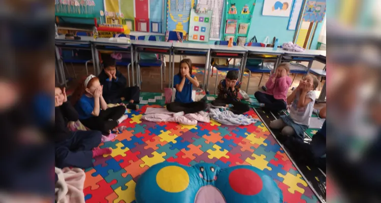 As atividades tem como objetivo tornar a convivência dos alunos mais pacífica e melhorar o desempenho dos estudantes nos momentos em sala de aula