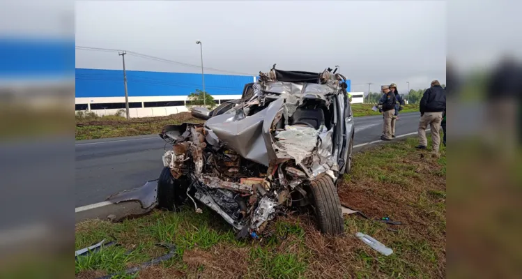 Acidente aconteceu na manhã deste domingo
