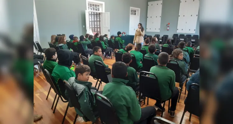 Passeio proporcionou viagem pelo tempo por parte dos educandos