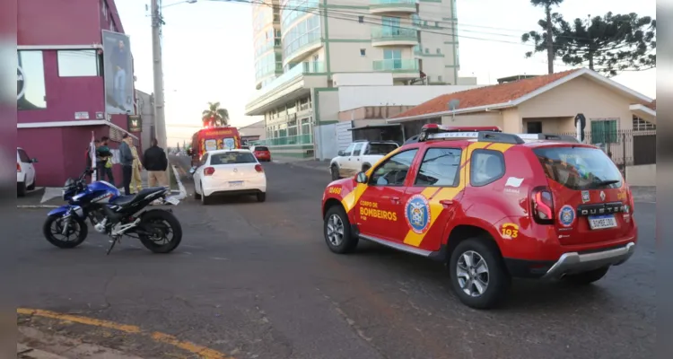 Acidente envolveu um Volkswagen Polo e uma motocicleta Honda CB 250